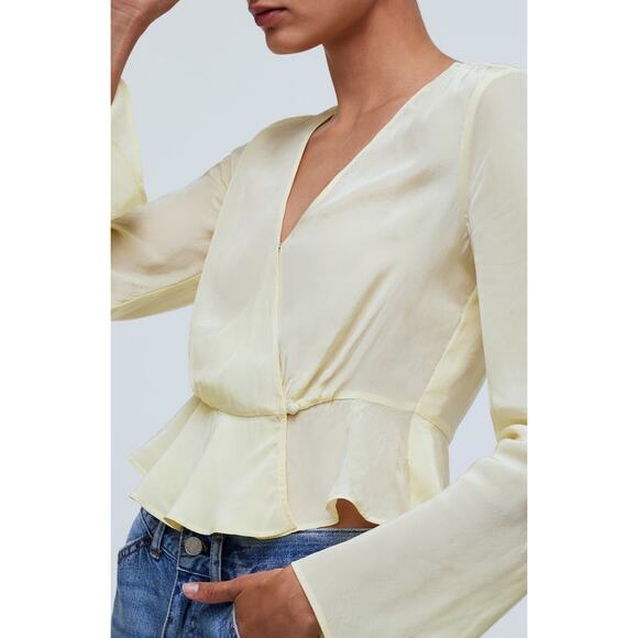 Madewell Bell Sleeve Wrap Top in Candlelight Pale Yellow NEW - Size 4 - Picture 2 of 8